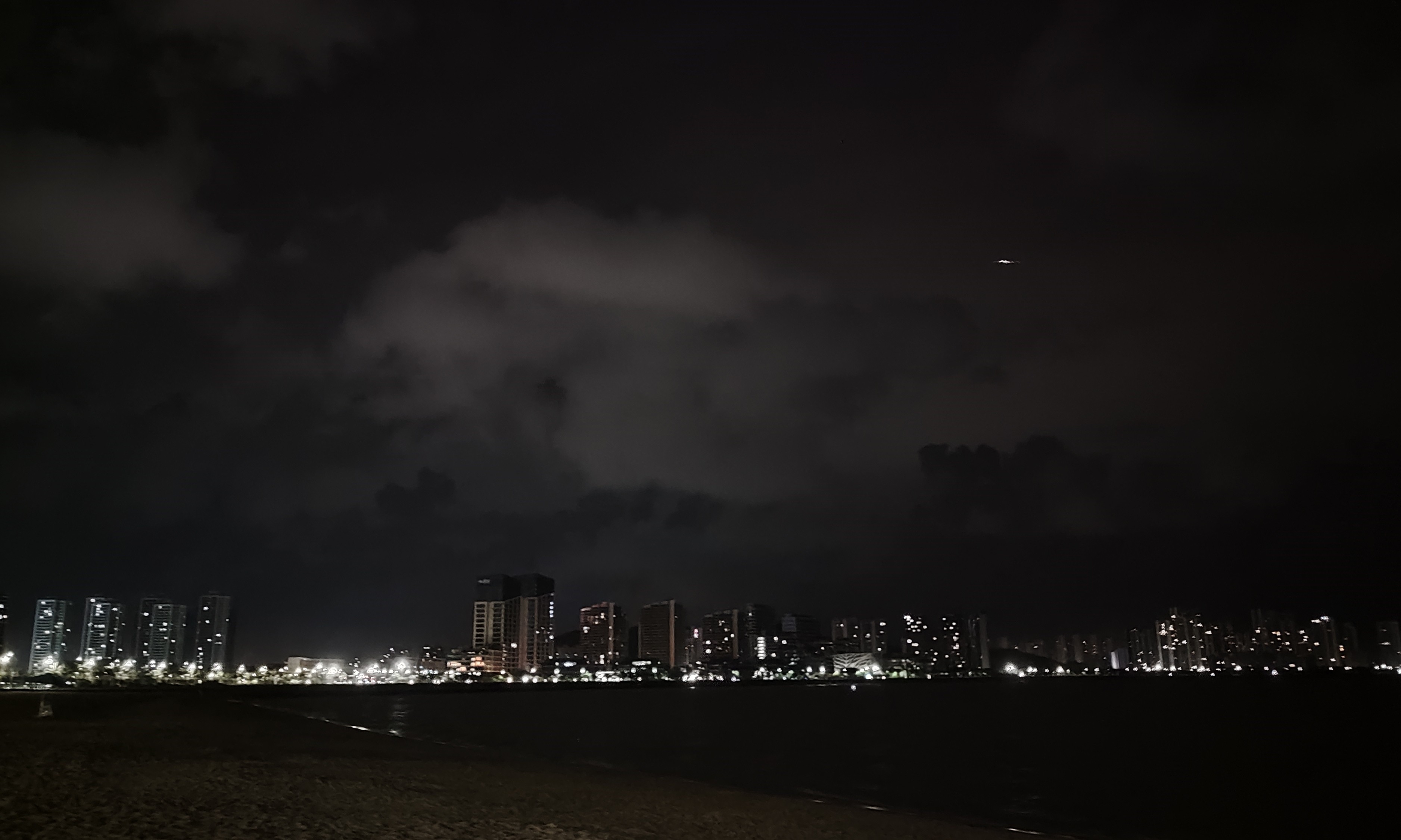 海边夜色